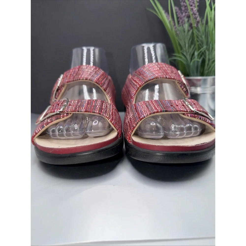 SAS Relaxed Rainbow Sandals Womens 7 Red Leather Open Toe Casual Slingback Strap